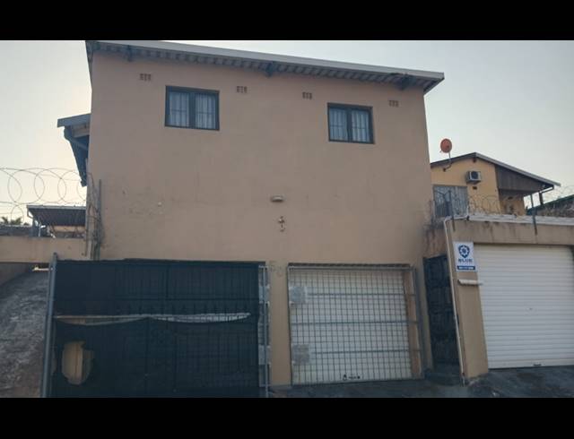 5 BEDROOM HOUSE FOR SALE IN CROSSMOOR